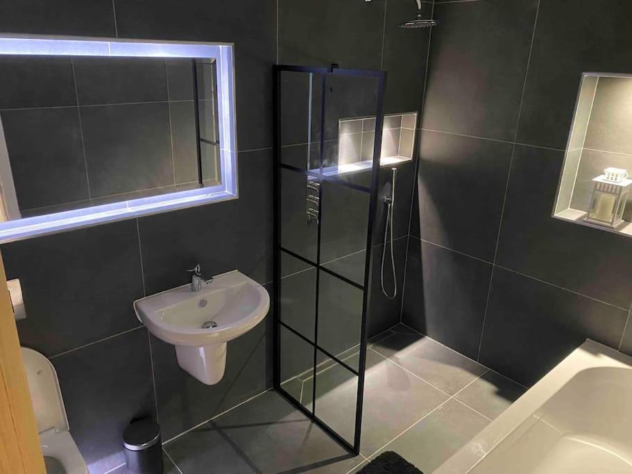 Stylish Apartment Near The Centre Of Harrogate Kültér fotó