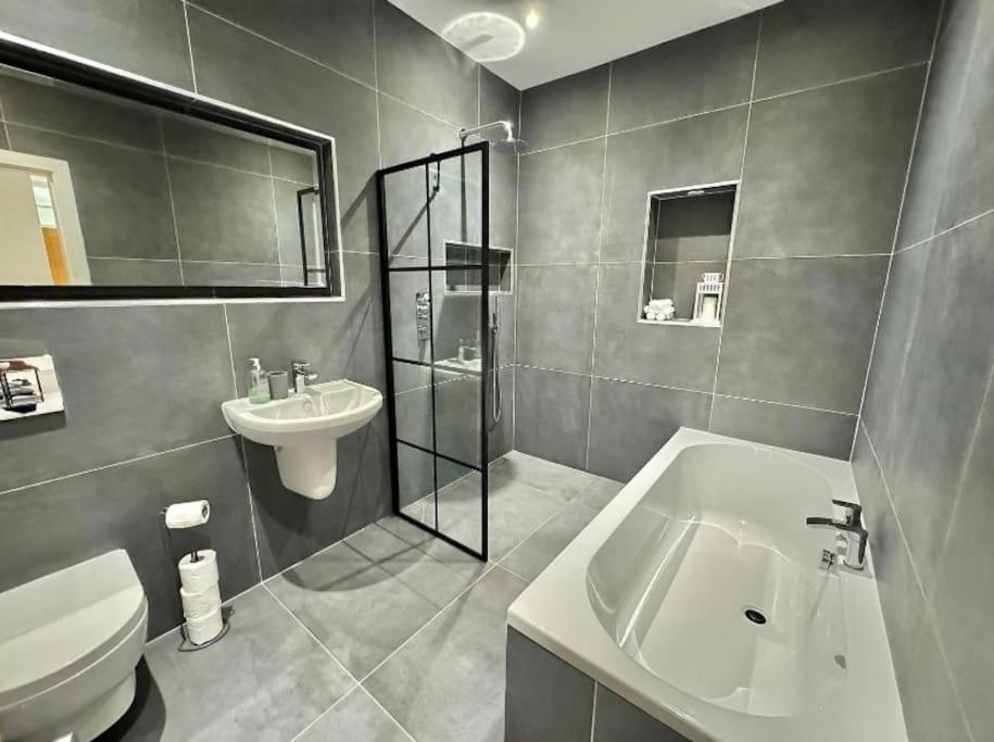 Stylish Apartment Near The Centre Of Harrogate Kültér fotó